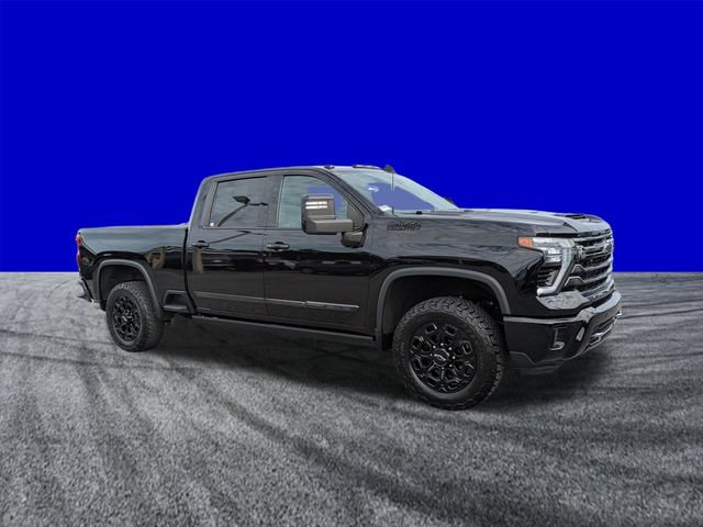 Used 2024 Chevrolet Silverado 2500 High Country w/ Midnight Edition AWD/4WD image 2