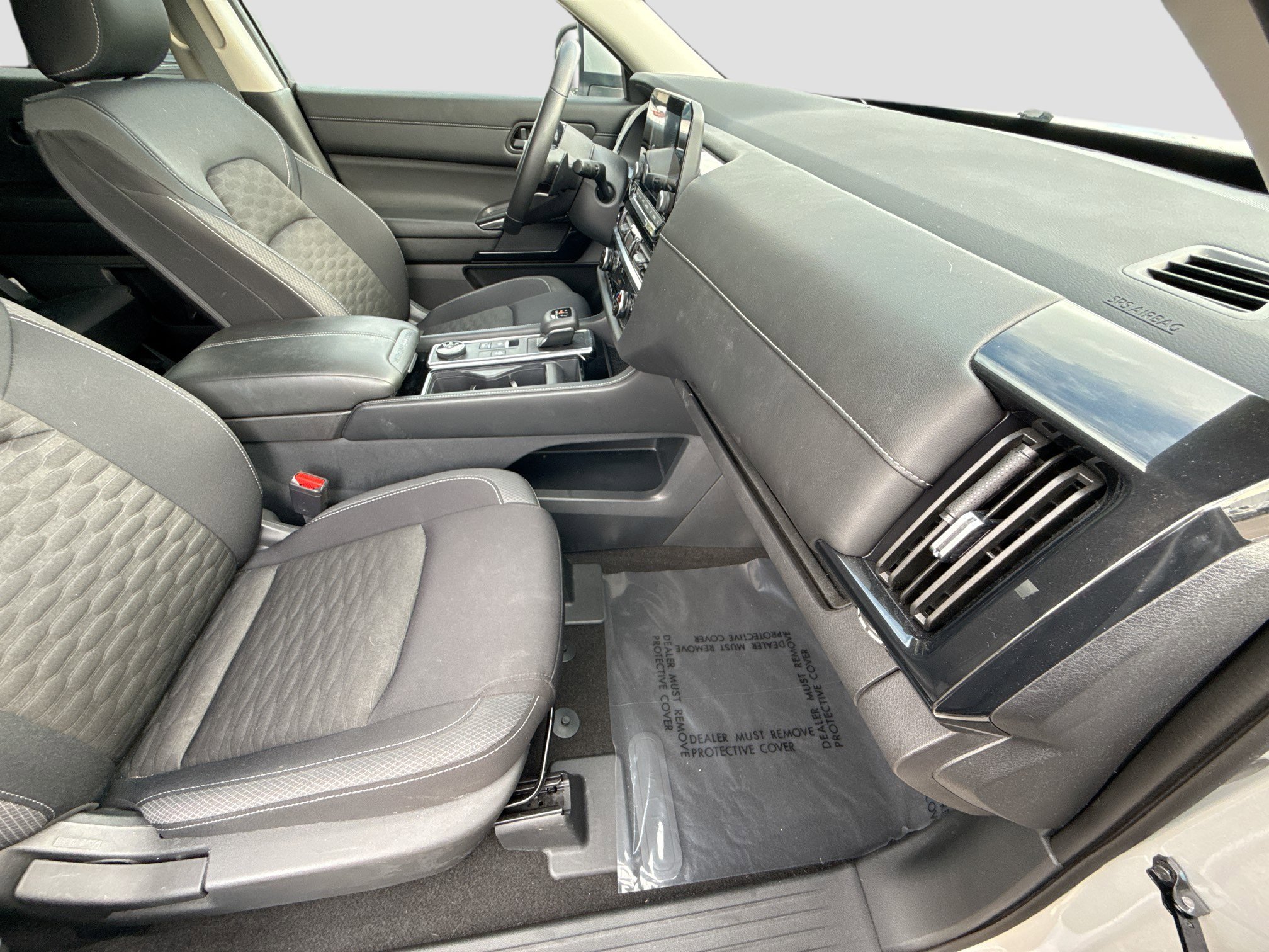 Used 2023 Nissan Pathfinder SV image 14