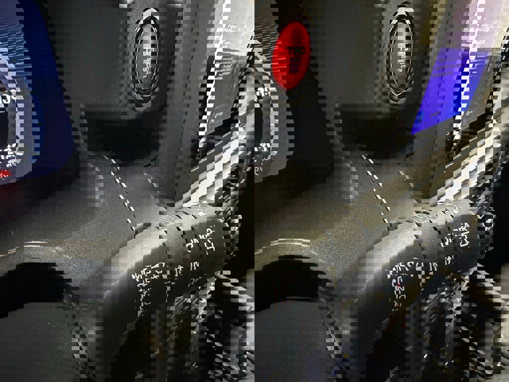 Used 2025 Toyota 4Runner TRD Off-Road image 23