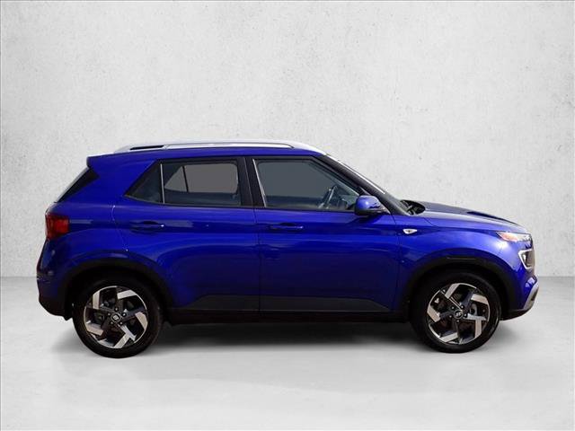 Used 2025 Hyundai Venue Limited FWD image 5