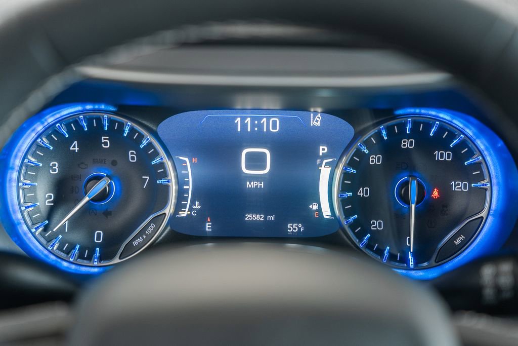 Used 2025 Chrysler Pacifica Select image 48