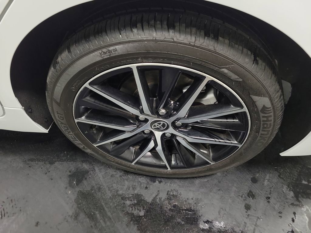 Used 2024 Toyota Camry SE w/ Convenience Package image 10