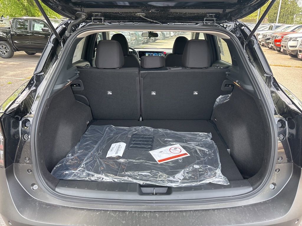 New 2026 Nissan Kicks SV w/ Charging Package FWD image 16