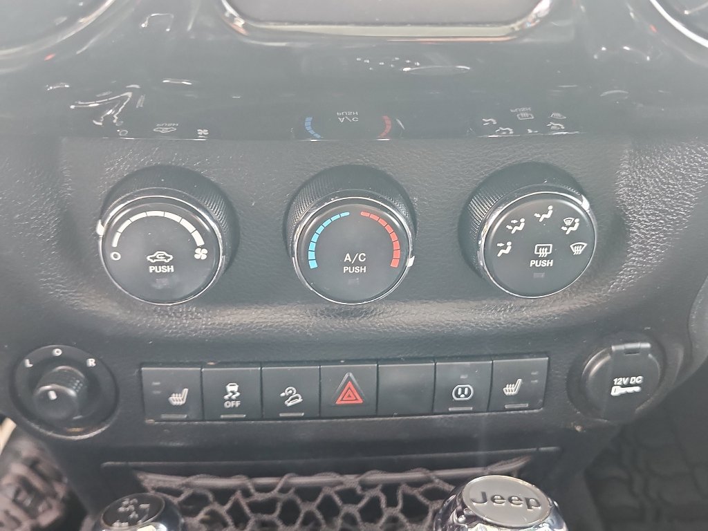 Used 2017 Jeep Wrangler Unlimited Sahara AWD/4WD image 24