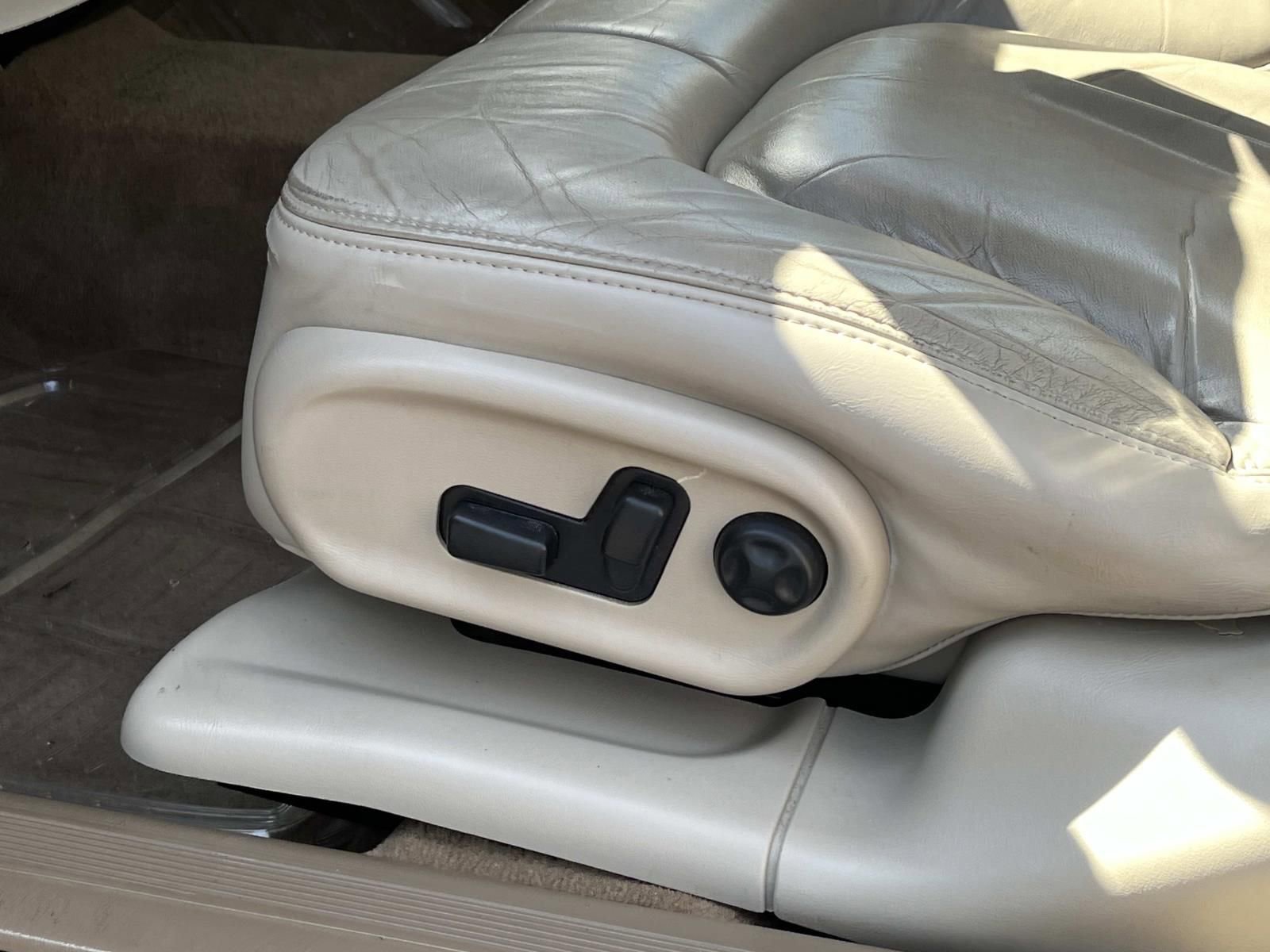 Used 2004 Buick Park Avenue FWD image 27