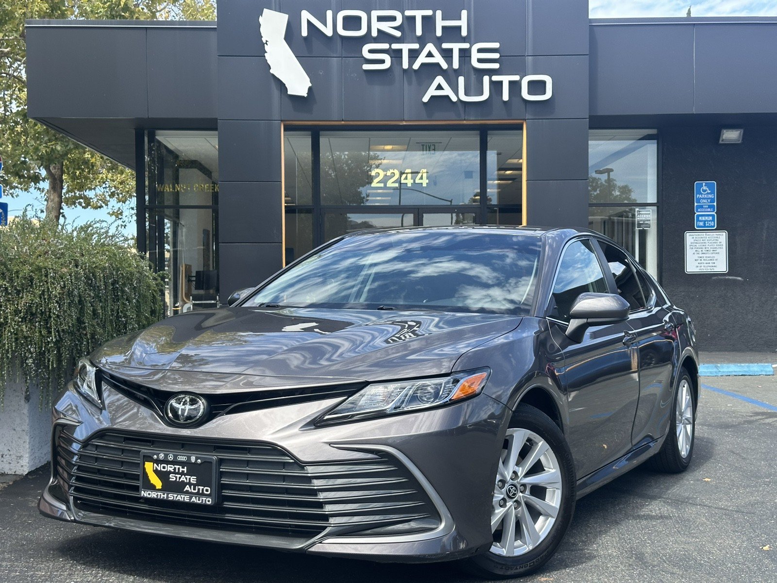 Used 2023 Toyota Camry LE FWD image 2