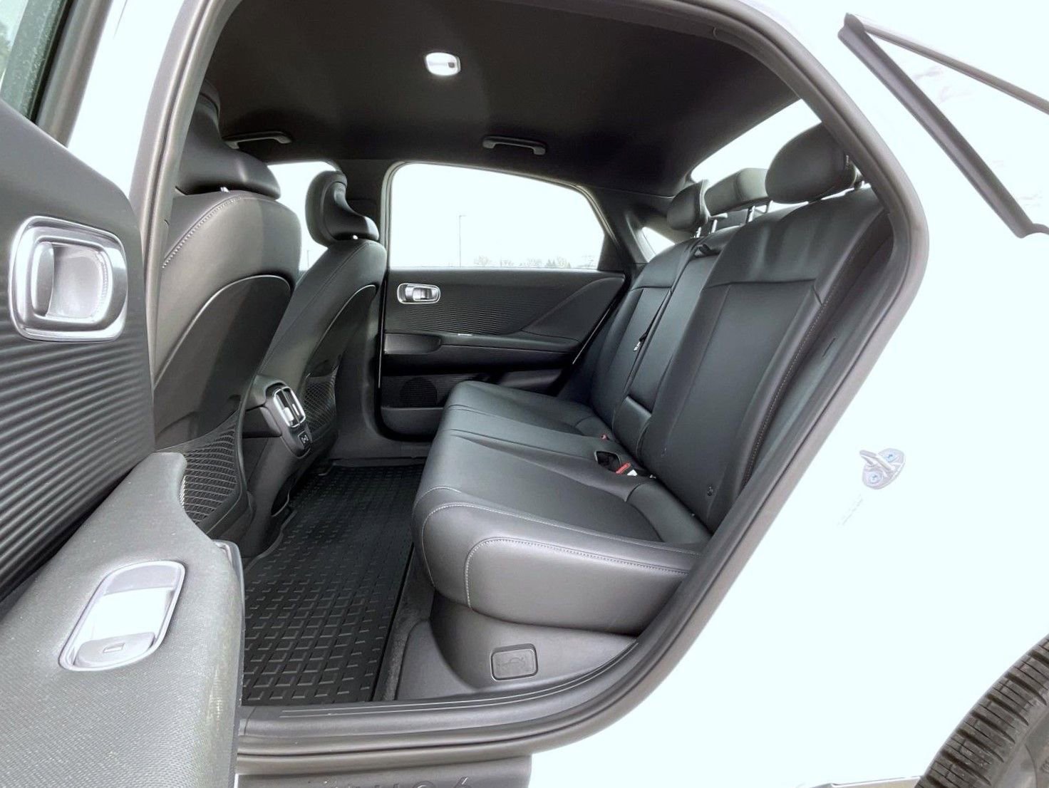 New 2025 Hyundai Ioniq 6 SEL image 11