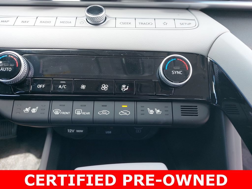 Certified 2025 Hyundai Elantra Limited FWD image 21