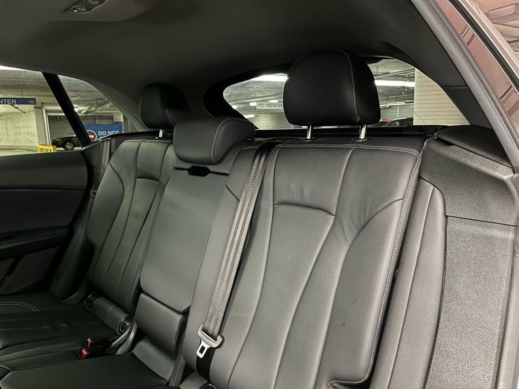 Used 2023 Audi Q8 Premium image 18