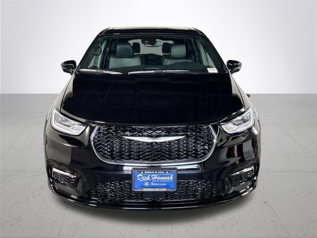 New 2026 Chrysler Pacifica Select image 3