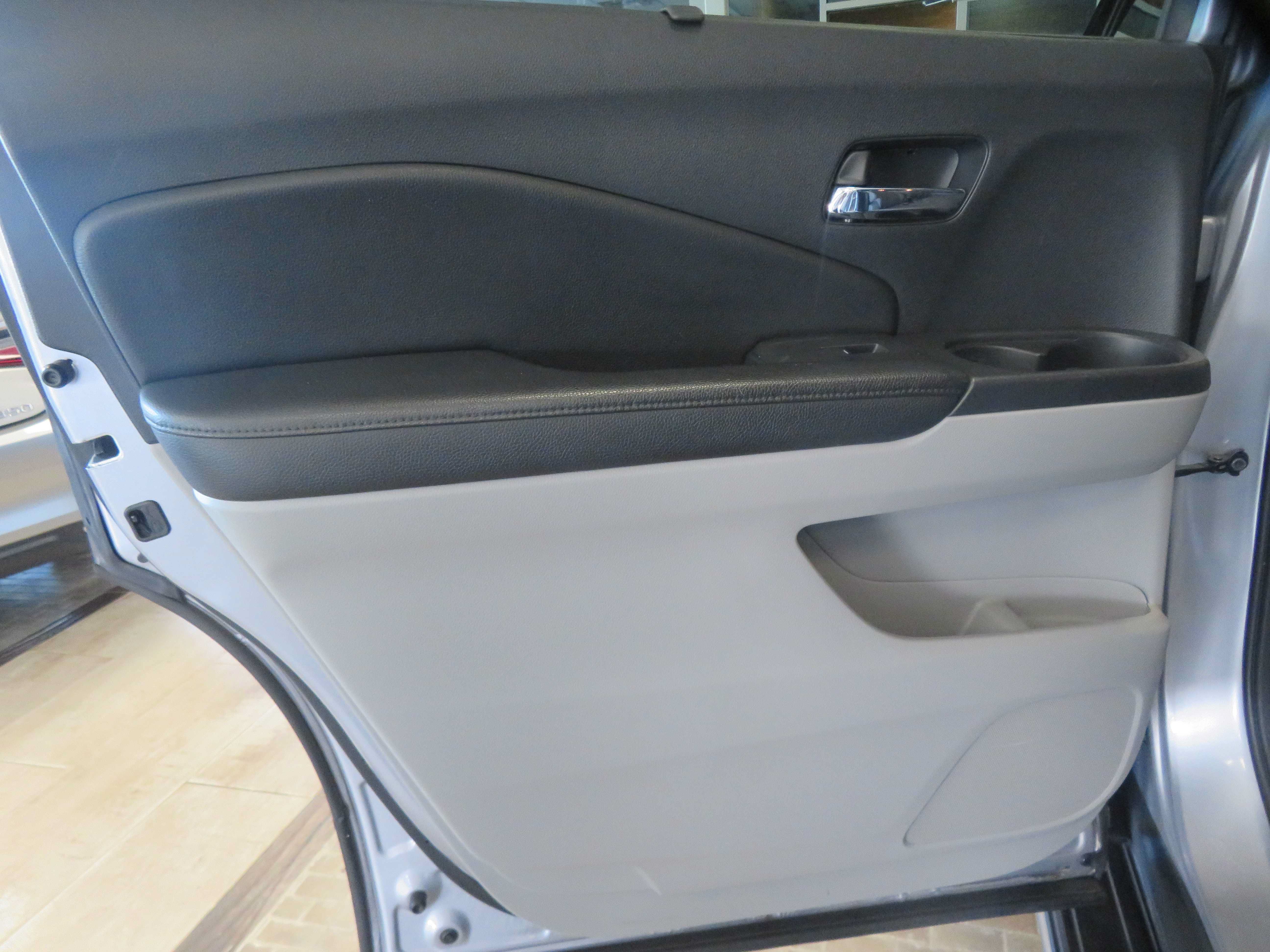 Used 2017 Honda Pilot Touring image 17