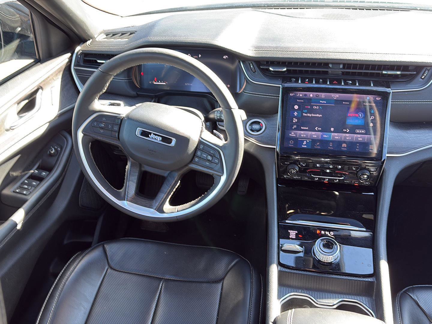 Used 2024 Jeep Grand Cherokee L Limited w/ Luxury Tech Group II image 18