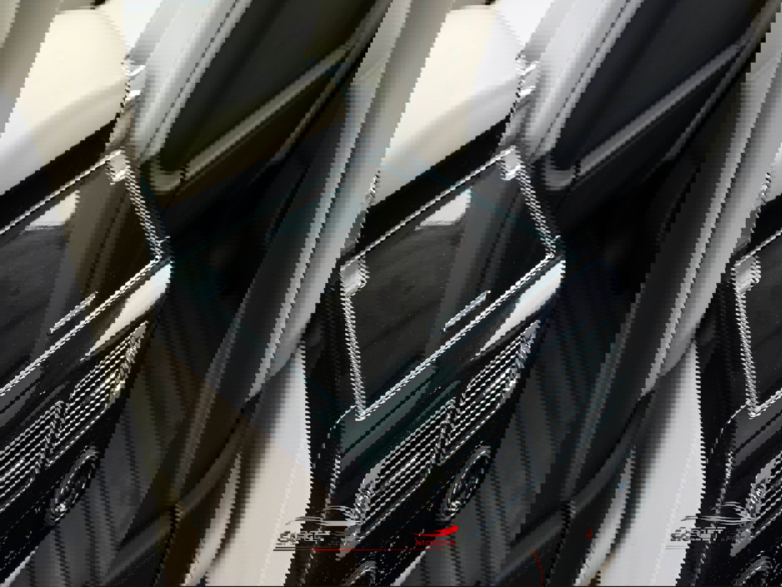 Used 2020 Land Rover Range Rover Long Wheelbase HSE image 24