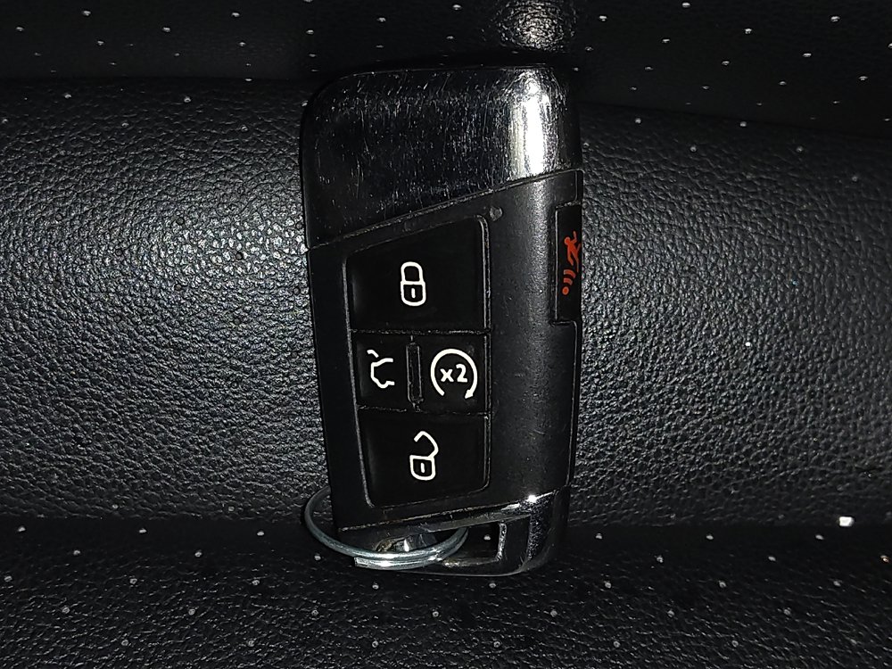 Used 2022 Volkswagen Atlas Cross Sport SE FWD image 32