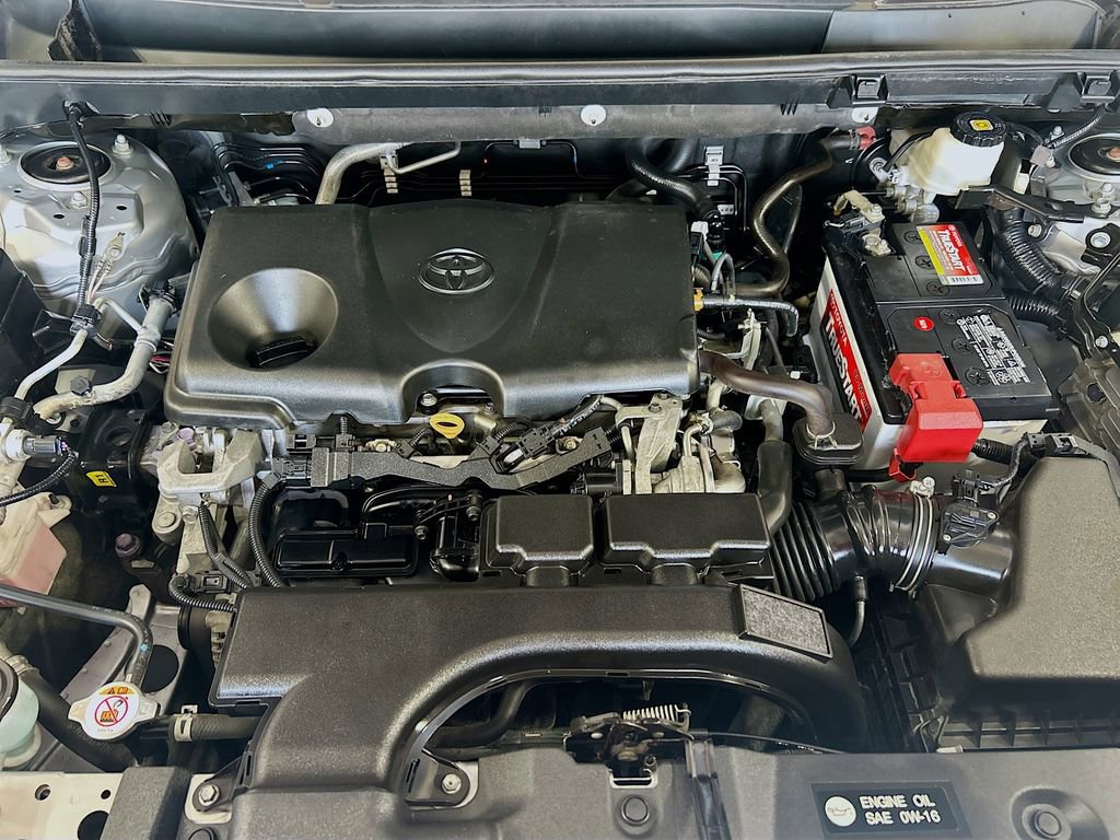 Used 2020 Toyota RAV4 XLE w/ Convenience Package FWD image 27