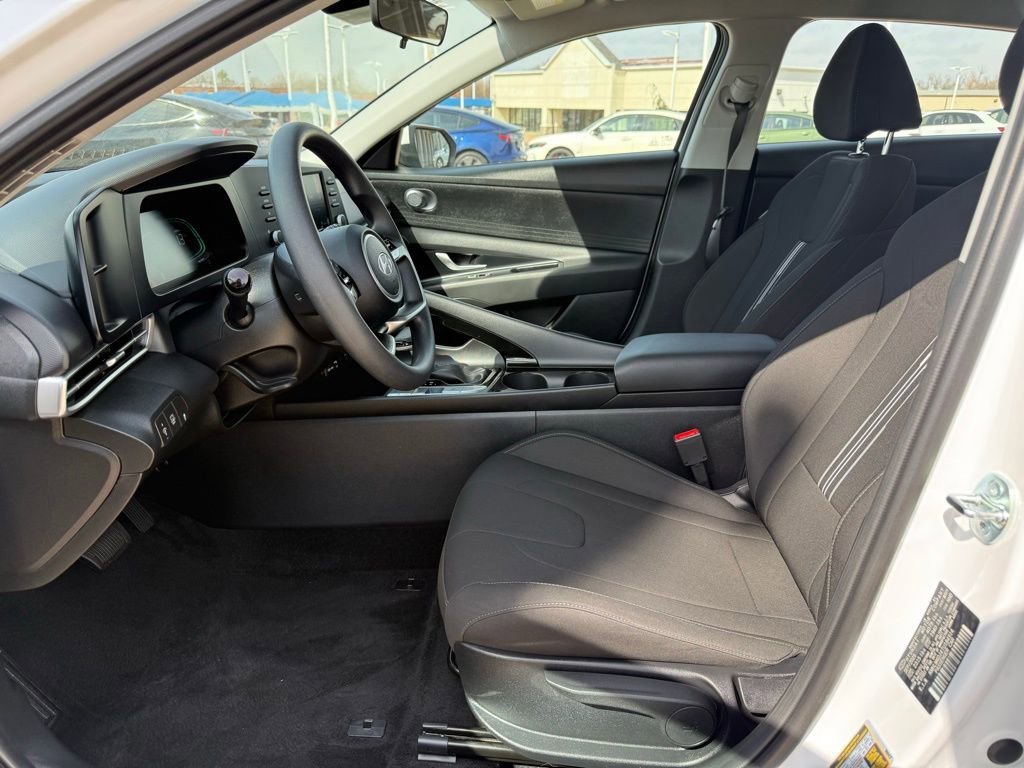 Used 2026 Hyundai Elantra Blue image 23