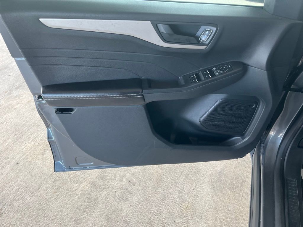 Used 2021 Ford Escape S image 24