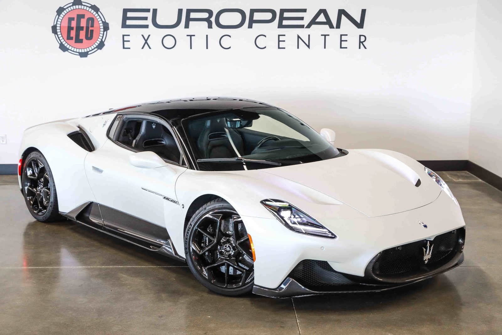 Used 2022 Maserati MC20 Coupe RWD image 2
