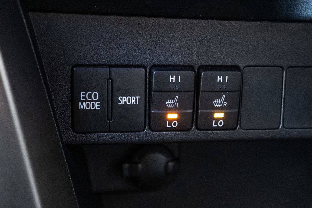 Used 2016 Toyota RAV4 SE image 26