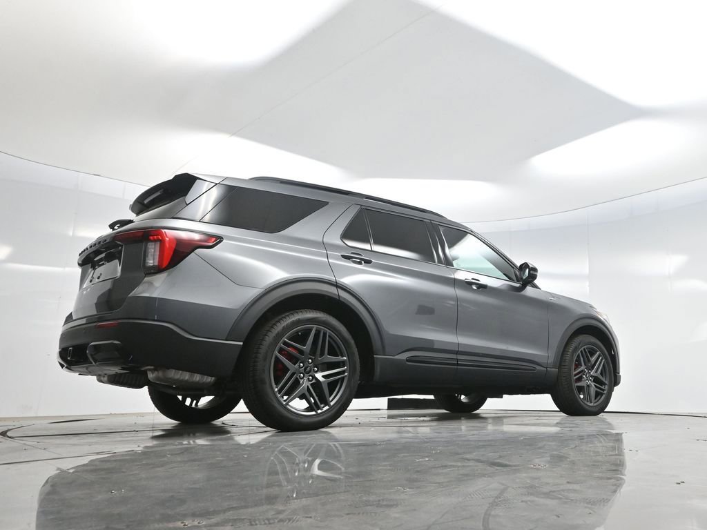 Used 2025 Ford Explorer ST-Line w/ Premium Package image 58