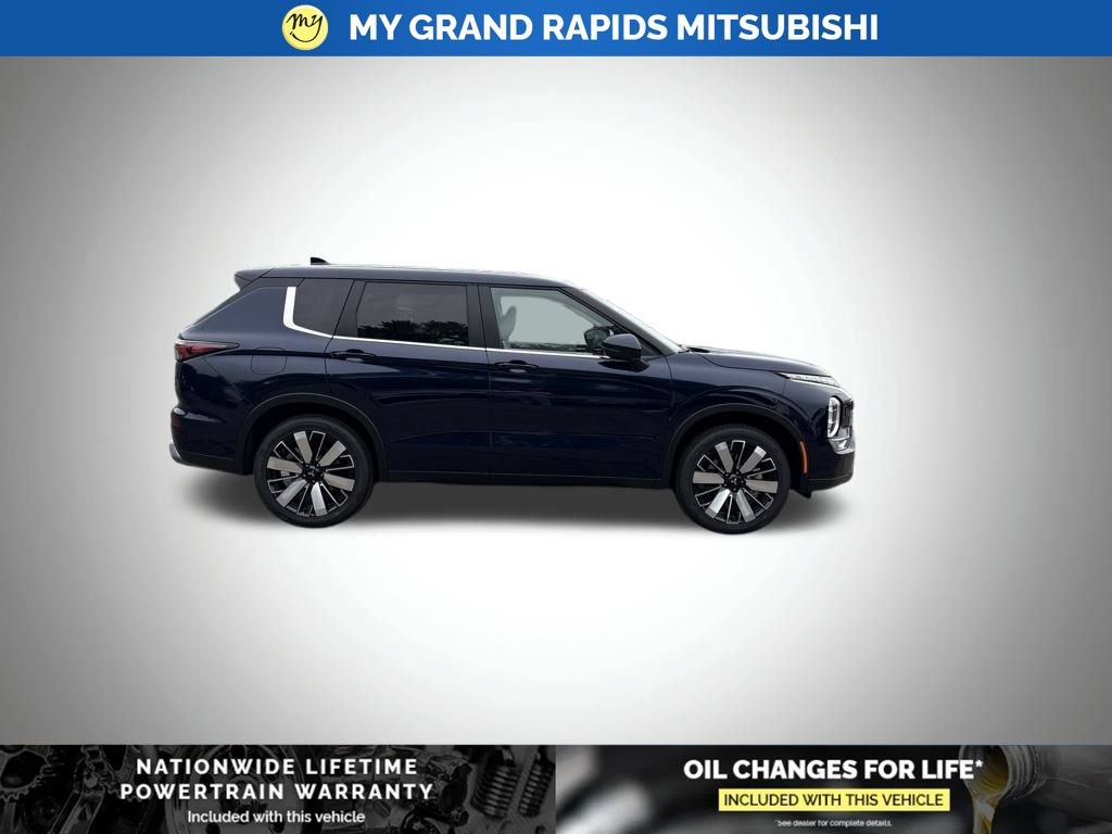 New 2026 Mitsubishi Outlander SE AWD/4WD image 2