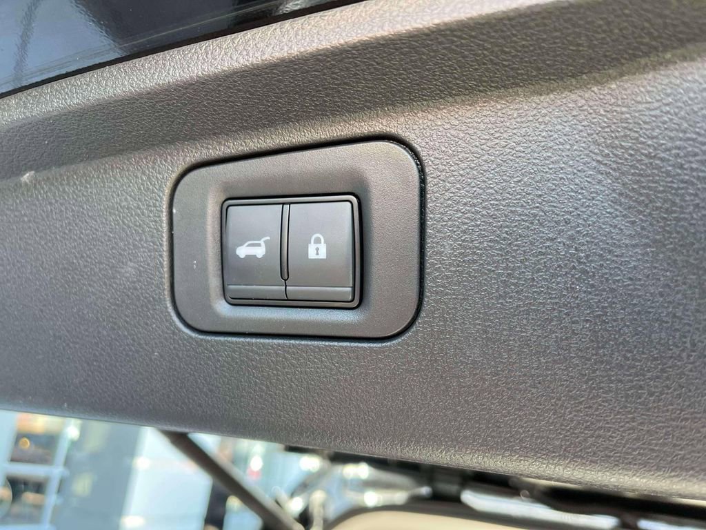 Used 2025 INFINITI QX80 Sensory AWD/4WD image 19