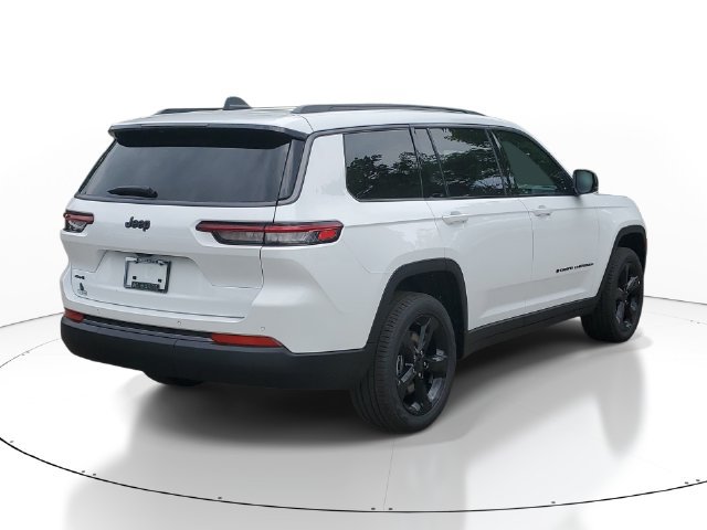 New 2026 Jeep Grand Cherokee L Limited w/ Limited Altitude Package AWD/4WD image 4