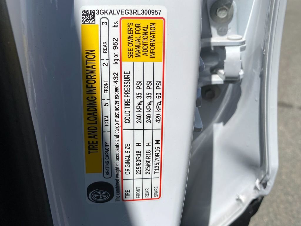 Used 2024 GMC Terrain SLT image 31