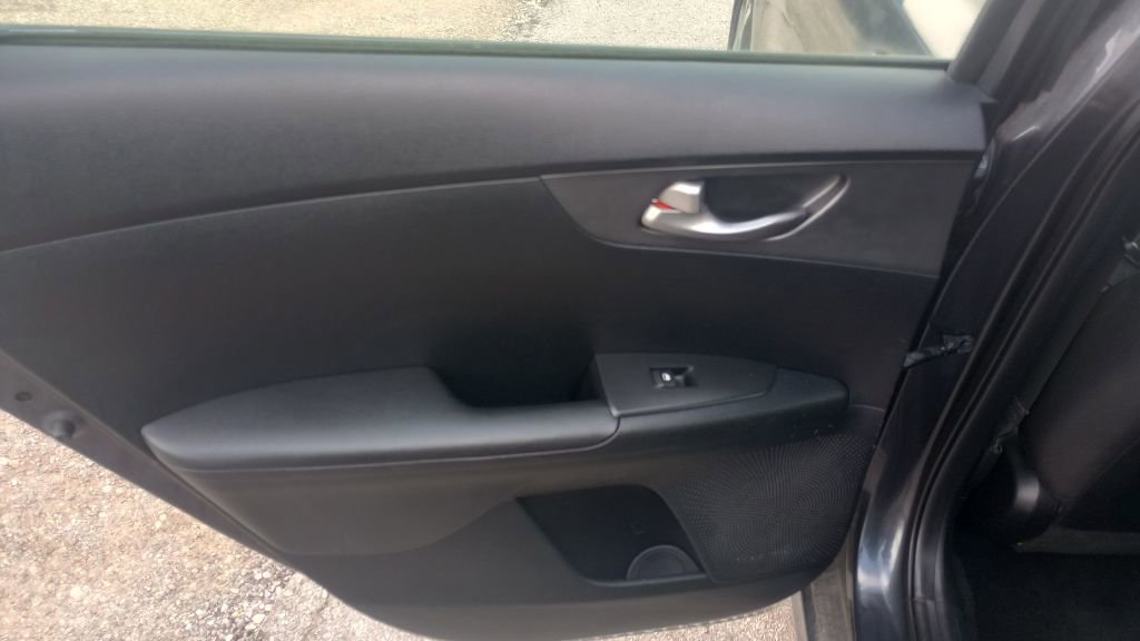 Used 2019 Kia Forte LXS image 14