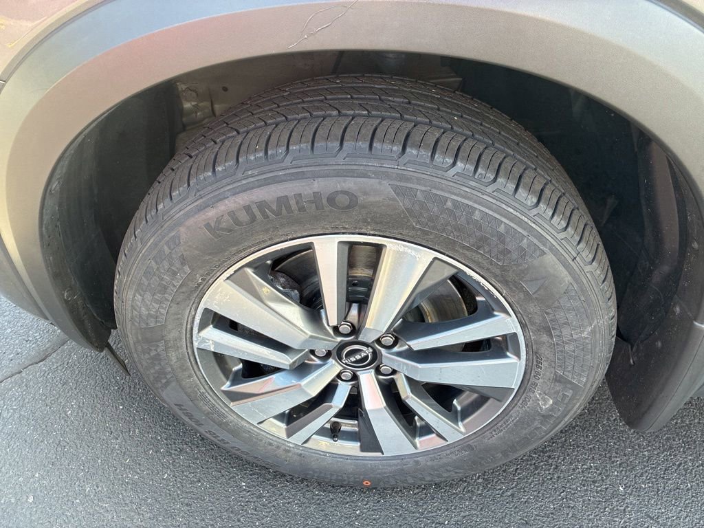 Certified 2023 Nissan Pathfinder SL w/ Black Appearance Package AWD/4WD image 12