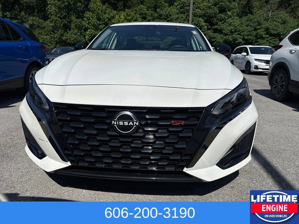 Used 2024 Nissan Altima 2.5 SR AWD/4WD image 3