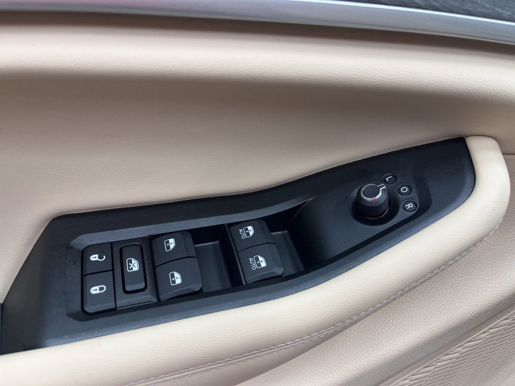 New 2025 Jeep Grand Cherokee L Limited w/ Luxury Tech Group II image 8