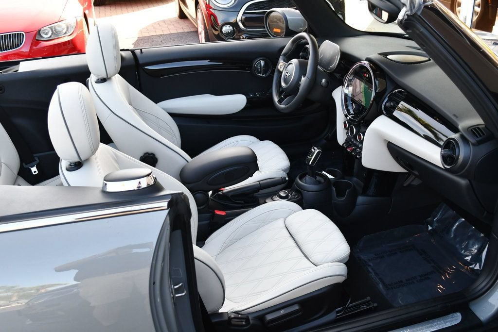 Used 2023 MINI Cooper S w/ Signature Upholstery Package FWD image 19