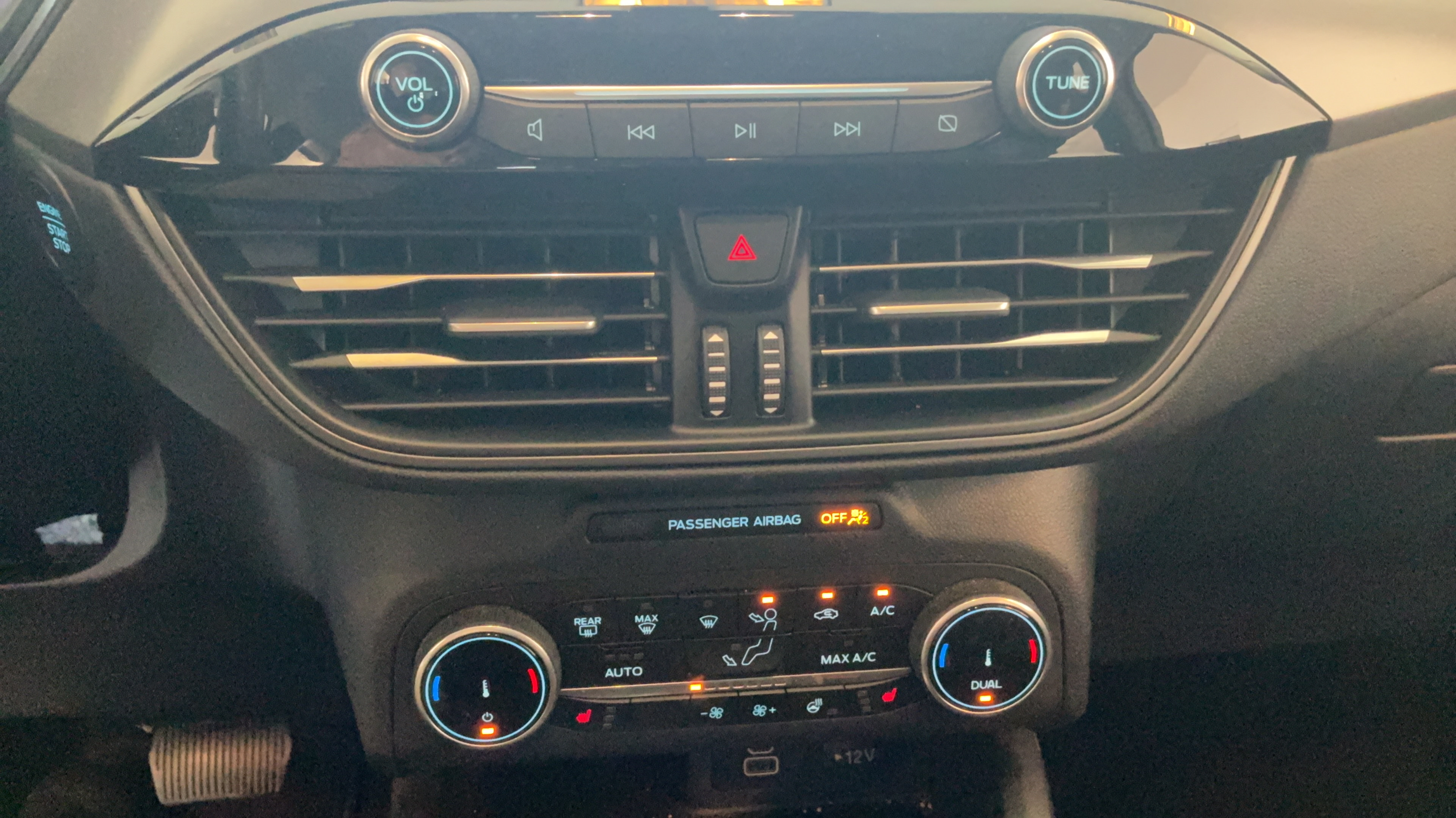 Used 2024 Ford Escape Active w/ Cold Weather Package FWD image 16