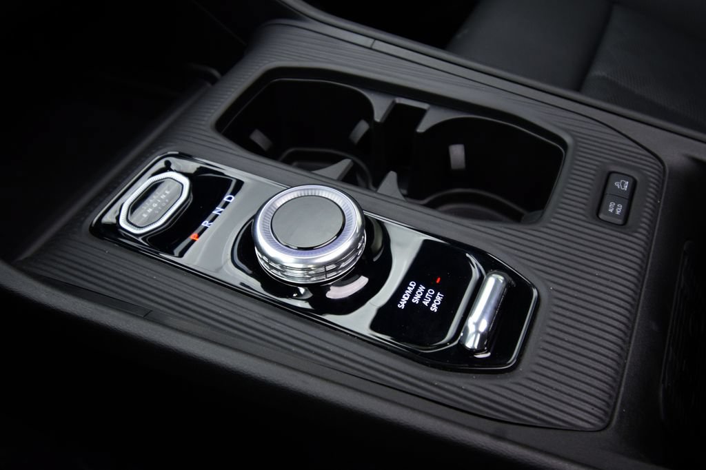 New 2026 Jeep Cherokee Overland w/ Advanced Pro Tech Group AWD/4WD image 26