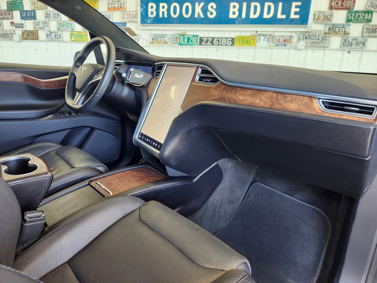 Used 2016 Tesla Model X 90D image 2