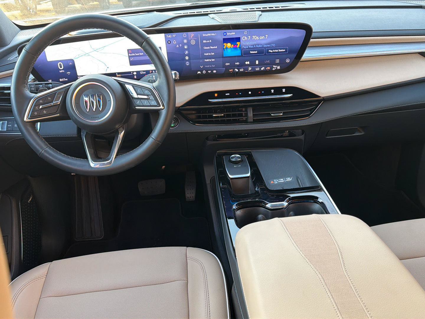 Used 2025 Buick Enclave Preferred FWD image 2