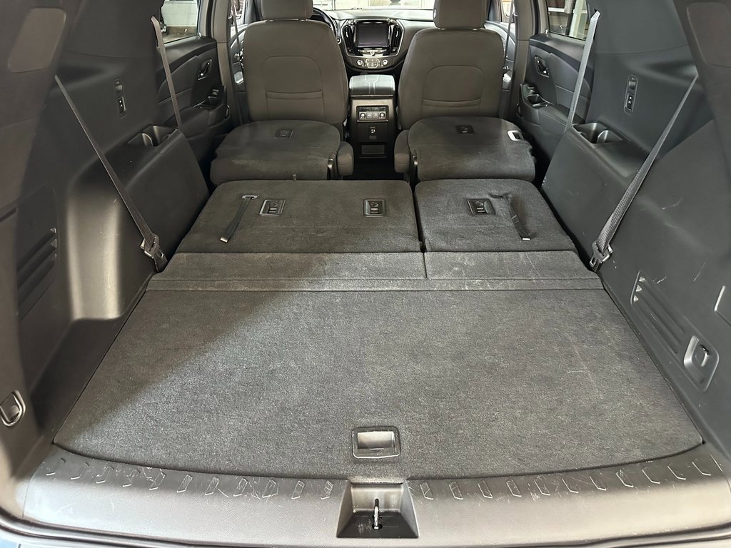 Used 2023 Chevrolet Traverse LT image 40
