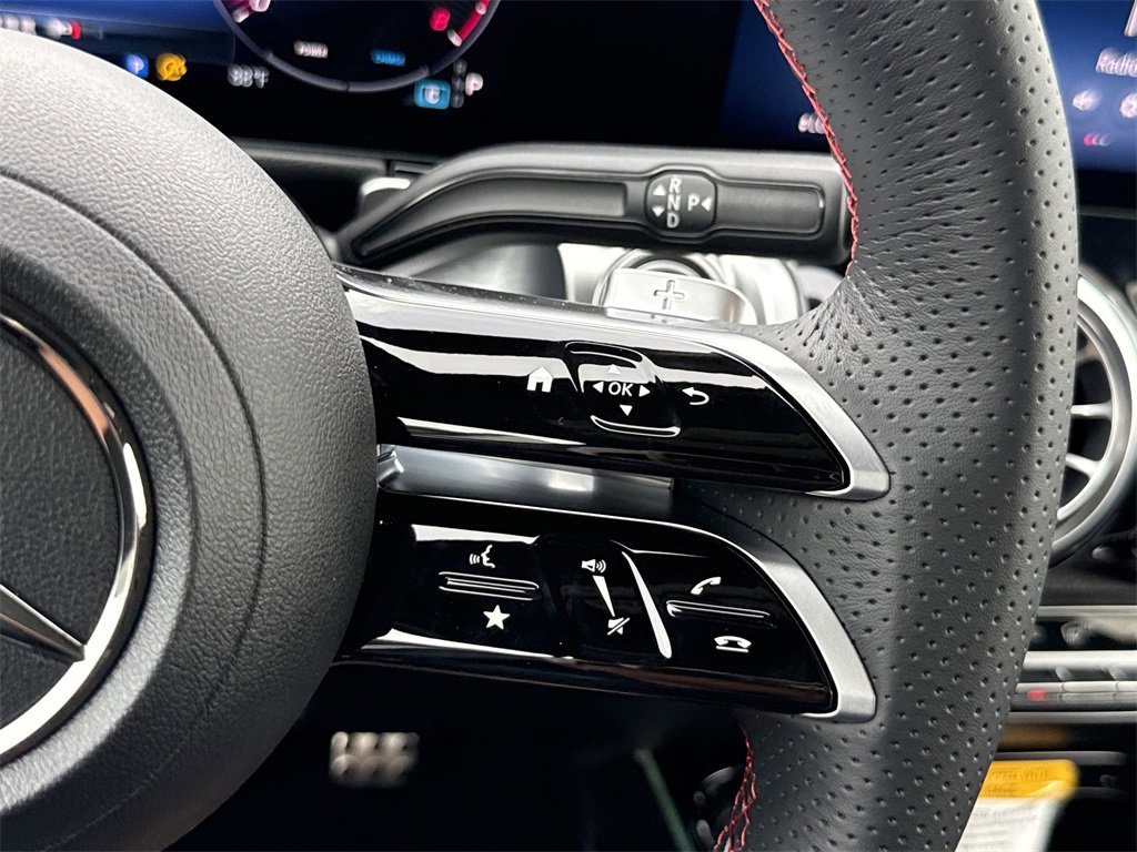 Certified 2025 Mercedes-Benz GLB 250 image 23