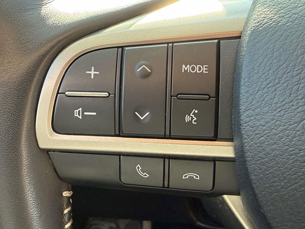 Used 2022 Lexus RX 350L Premium w/ Premium Package image 21