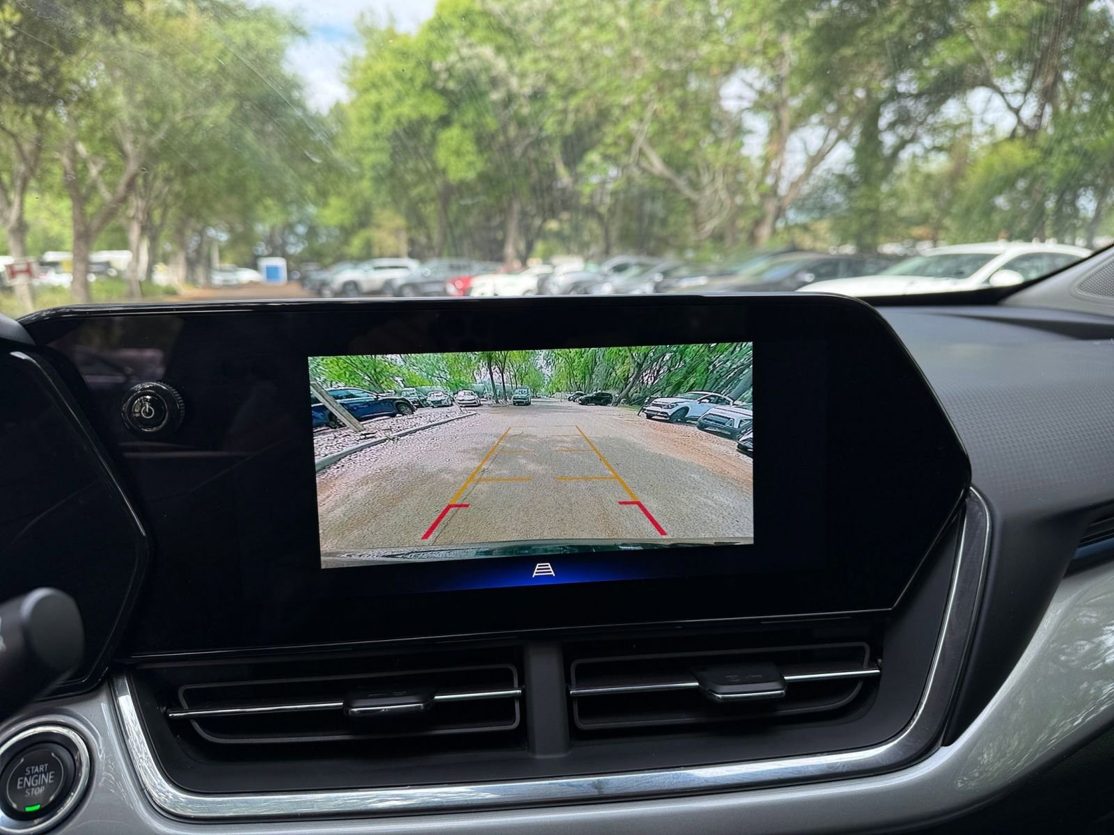 Used 2025 Chevrolet Trax LT w/ LT Convenience Package image 21