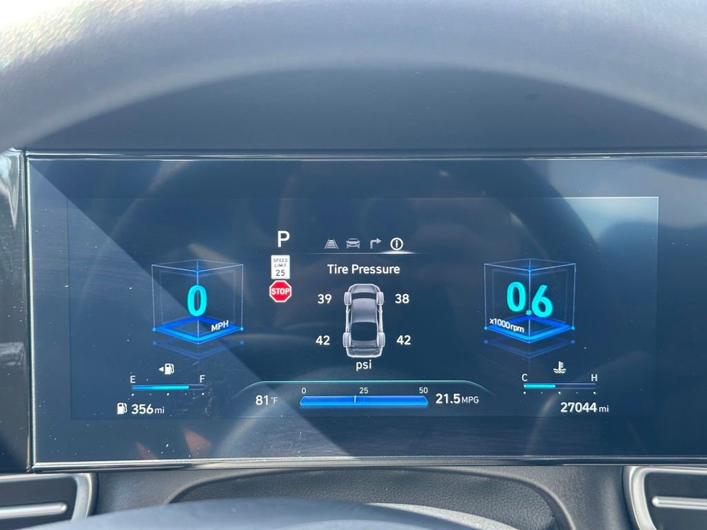 Used 2024 Hyundai Elantra SEL image 15