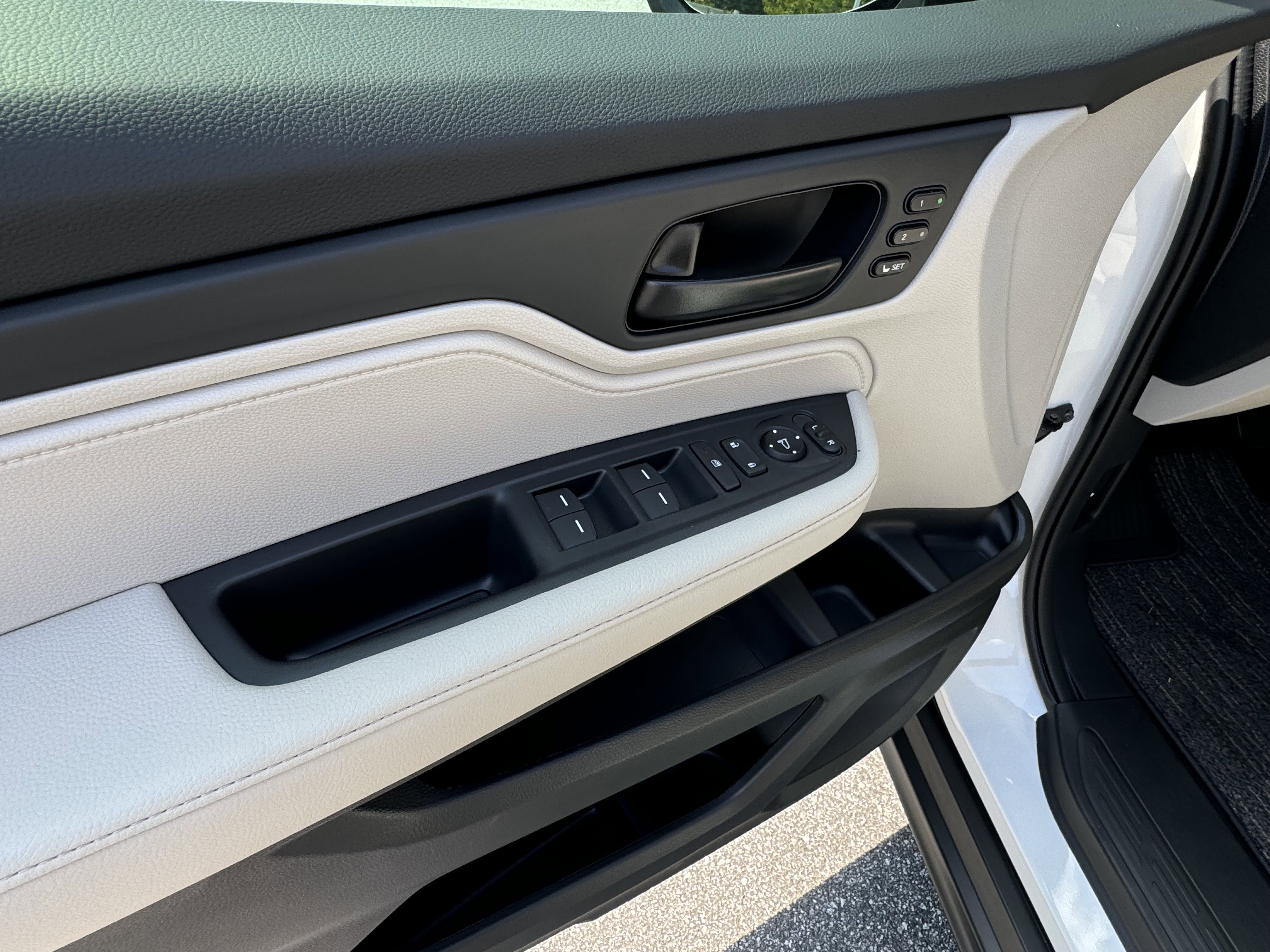 New 2026 Honda Odyssey EX-L image 14