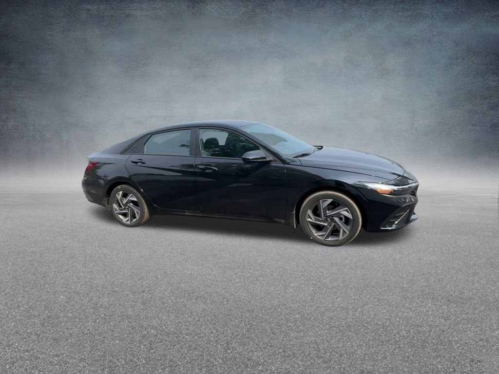 Used 2025 Hyundai Elantra Sport FWD image 28