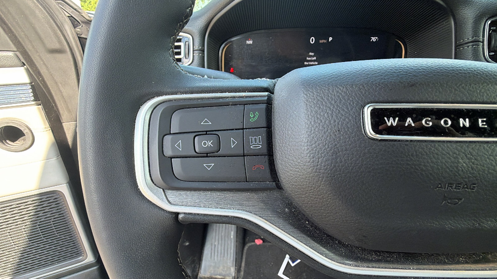 Used 2025 Jeep Wagoneer L 4WD image 30
