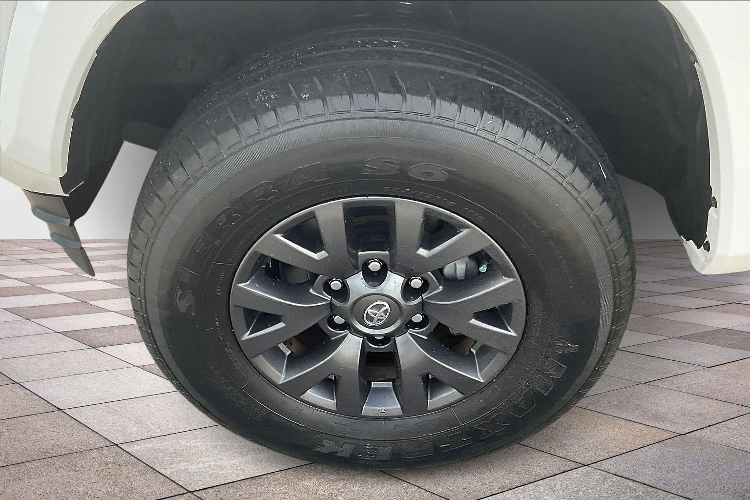 Used 2022 Toyota Tacoma SR5 w/ Technology Package RWD image 9