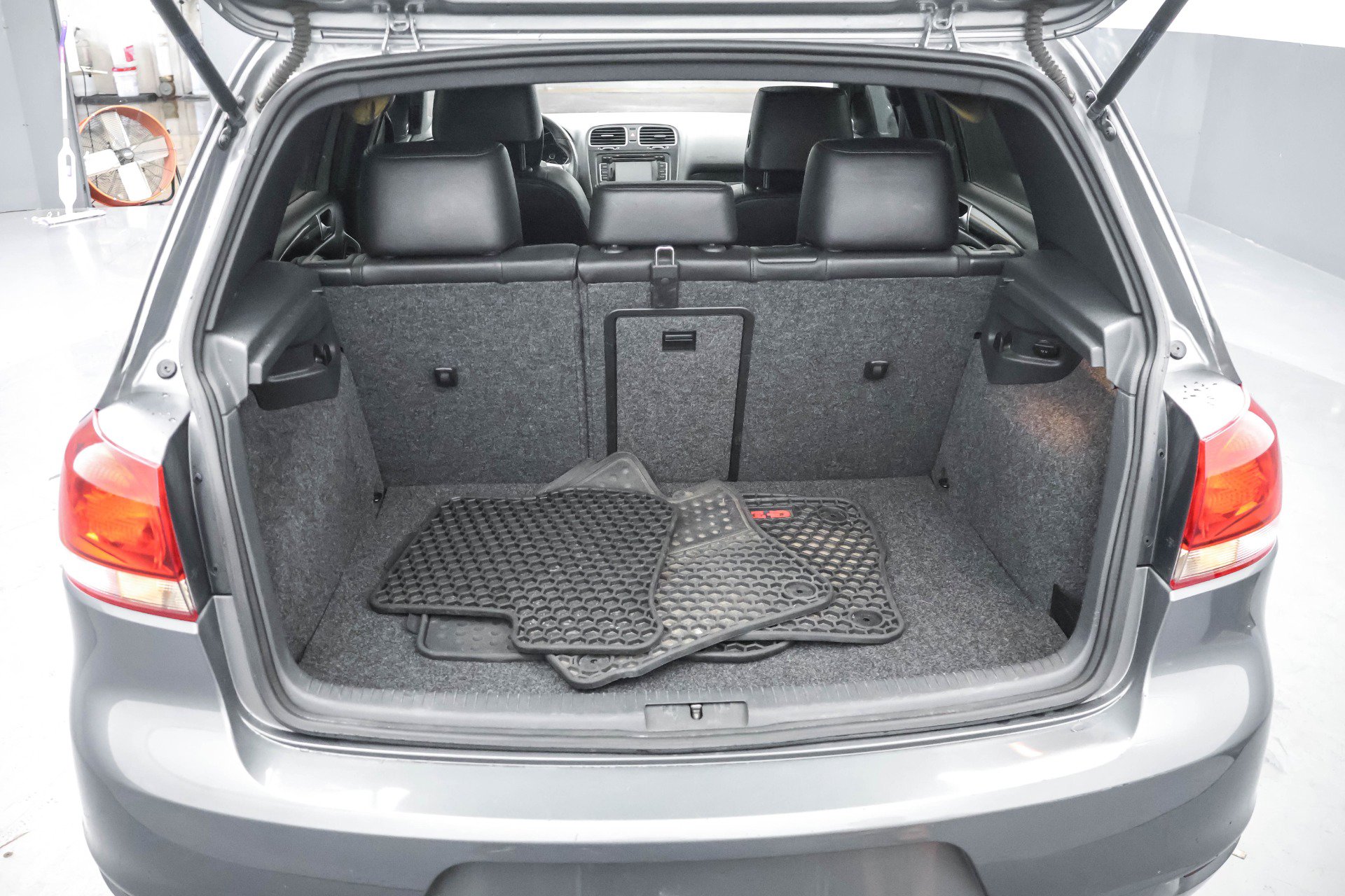 Used 2011 Volkswagen GTI Autobahn image 27