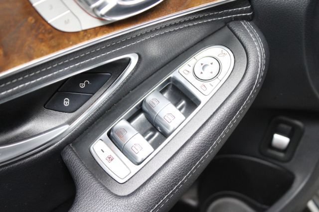 Used 2015 Mercedes-Benz C 300 4MATIC Sedan image 15