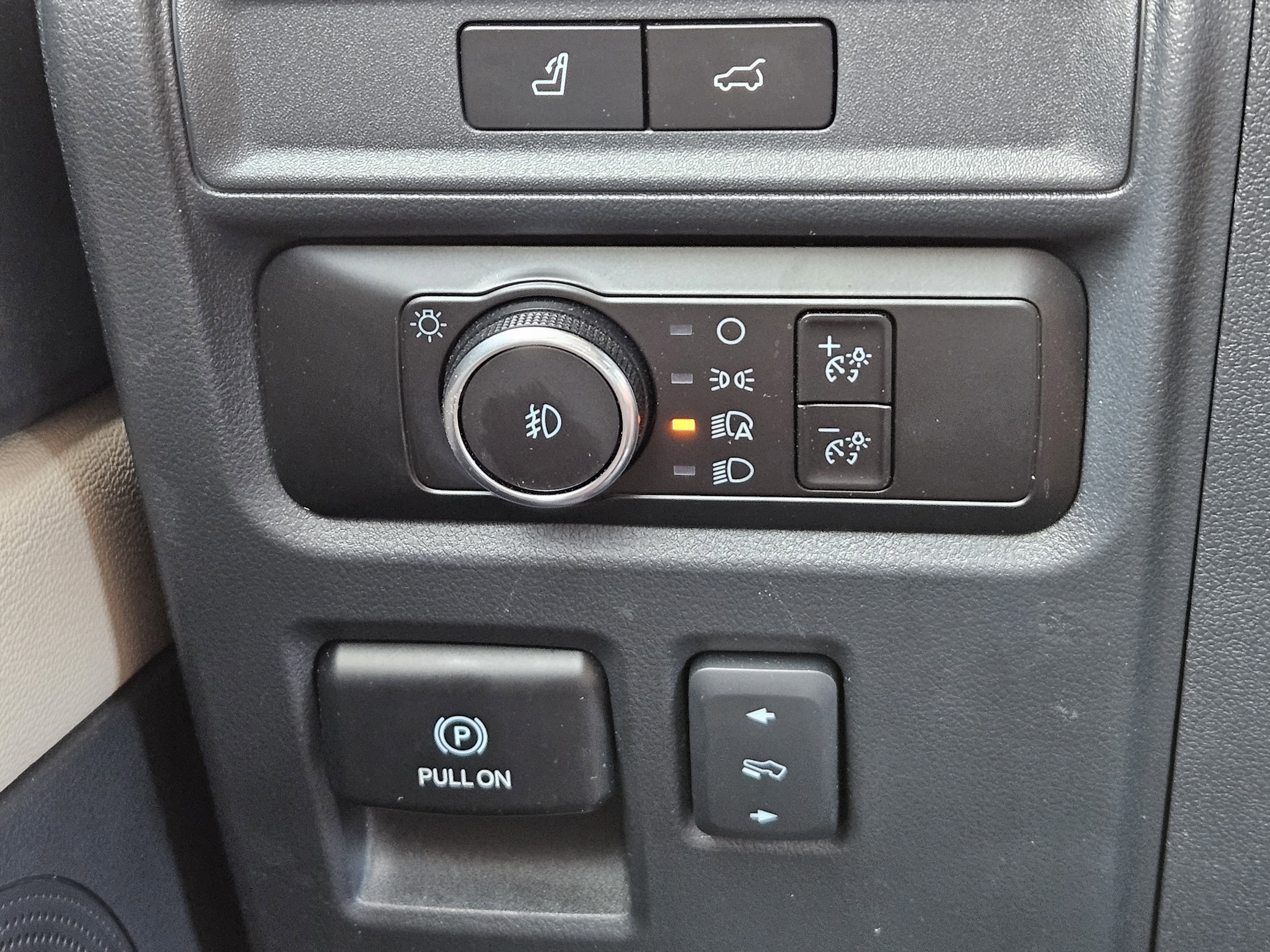 Used 2023 Ford Expedition XLT image 23