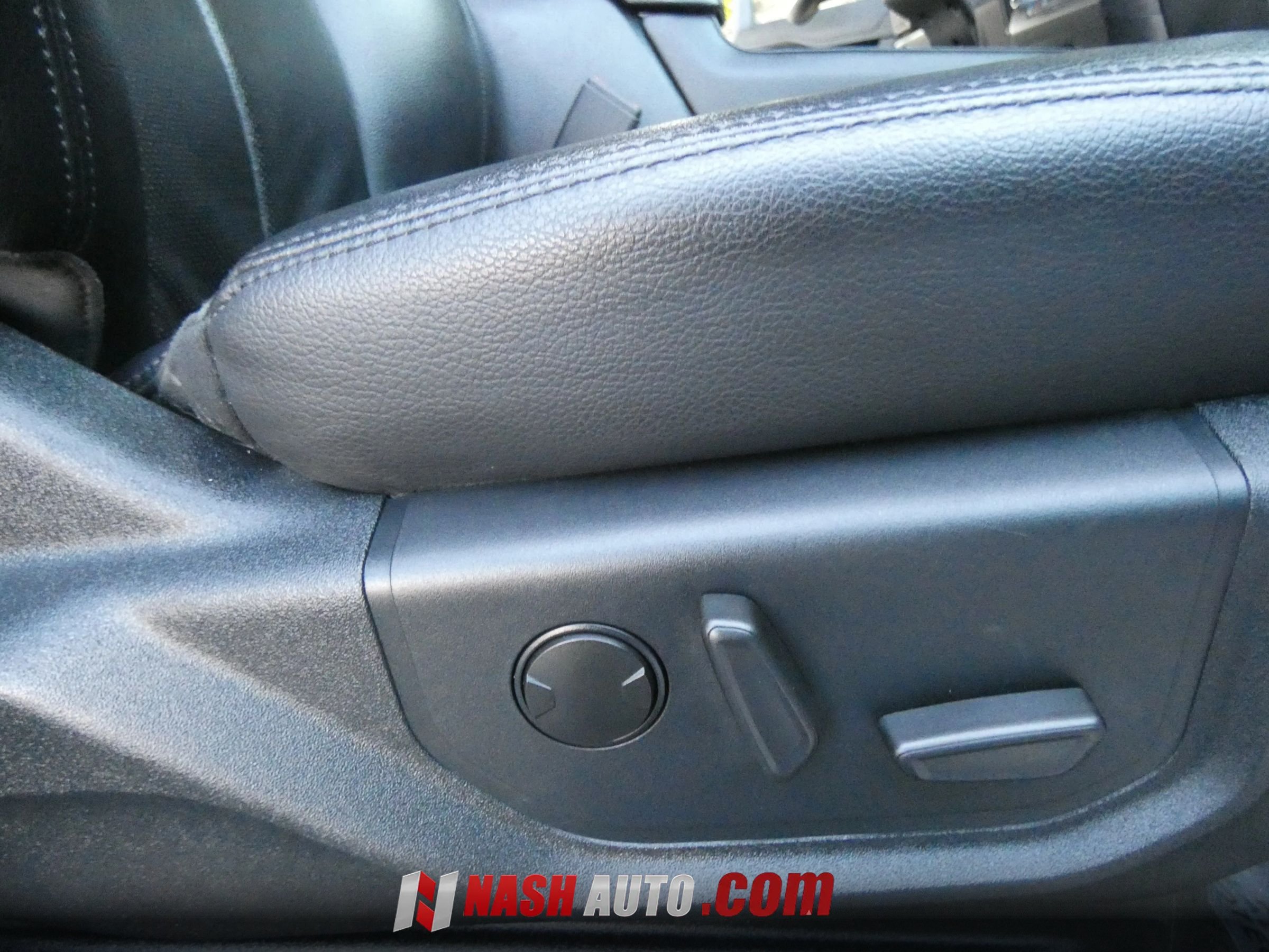 Used 2020 Ford Expedition Max XLT w/ Equipment Group 202A RWD image 32